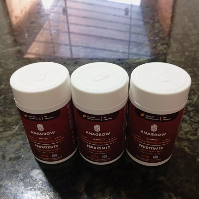 Kit de 3 potes de Ferritin12 recebido pela cliente